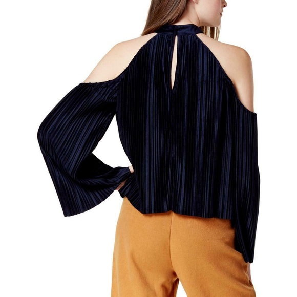 J.O.A. Velvet Pleated Cold Shoulder Top Navy M - Picture 5 of 8